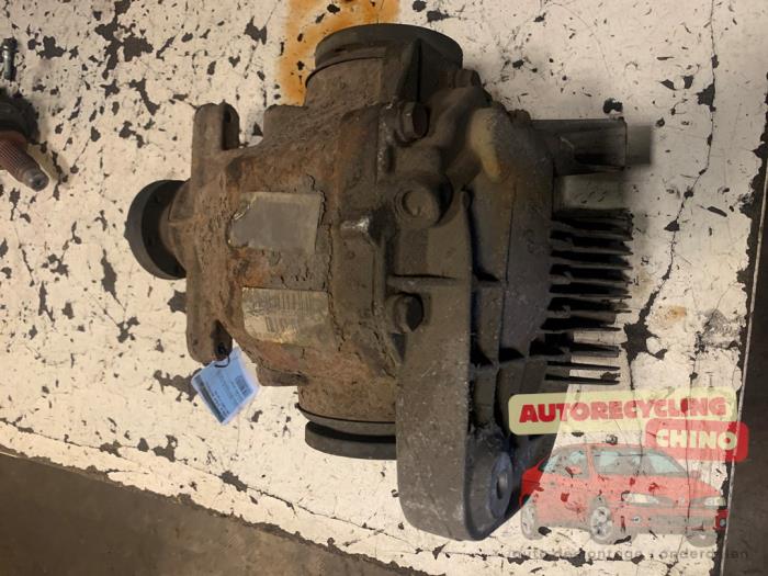 Gebrauchte Differential hinten BMW 5 serie Touring (E61) 525d 24V Preis € 250,00 Margenregelung angeboten von Autorecycling Chino B.V.