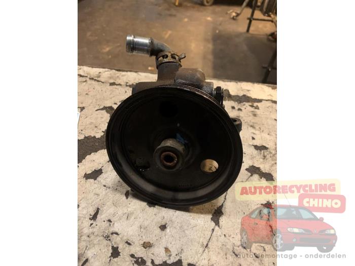 Usagé Pompe de direction Ford Ka I 1.3i Prix € 35,00 Règlement à la marge proposé par Autorecycling Chino B.V.