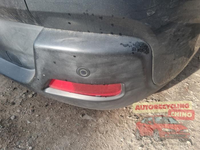 Pare choc arrière d'un Peugeot 3008 I (0U/HU) 1.6 16V THP 155 2011
