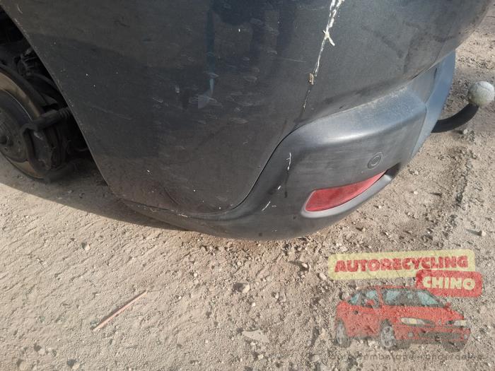 Pare choc arrière d'un Peugeot 3008 I (0U/HU) 1.6 16V THP 155 2011