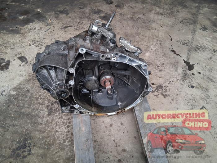 Boite de vitesses d'un Peugeot 3008 I (0U/HU) 1.6 16V THP 155 2011