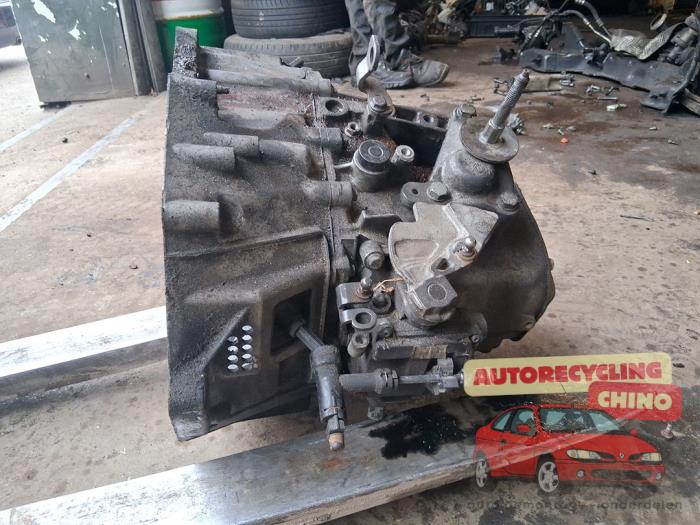 Boite de vitesses d'un Peugeot 3008 I (0U/HU) 1.6 16V THP 155 2011