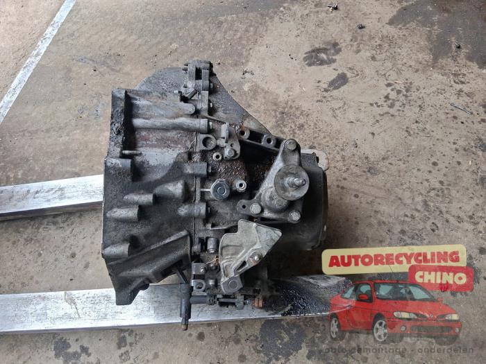 Boite de vitesses d'un Peugeot 3008 I (0U/HU) 1.6 16V THP 155 2011