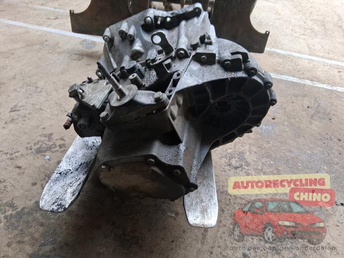 Boite de vitesses d'un Peugeot 3008 I (0U/HU) 1.6 16V THP 155 2011