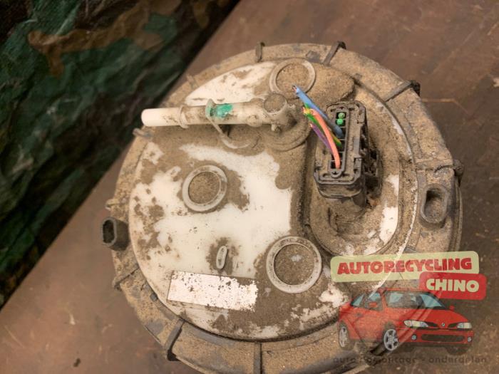 Pompe essence d'un Peugeot 3008 I (0U/HU) 1.6 16V THP 155 2011