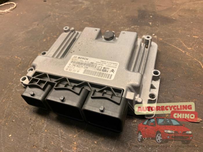 Ordinateur gestion moteur d'un Peugeot 3008 I (0U/HU) 1.6 16V THP 155 2011
