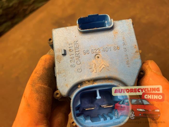 Résistance ventilateur d'un Peugeot 3008 I (0U/HU) 1.6 16V THP 155 2011