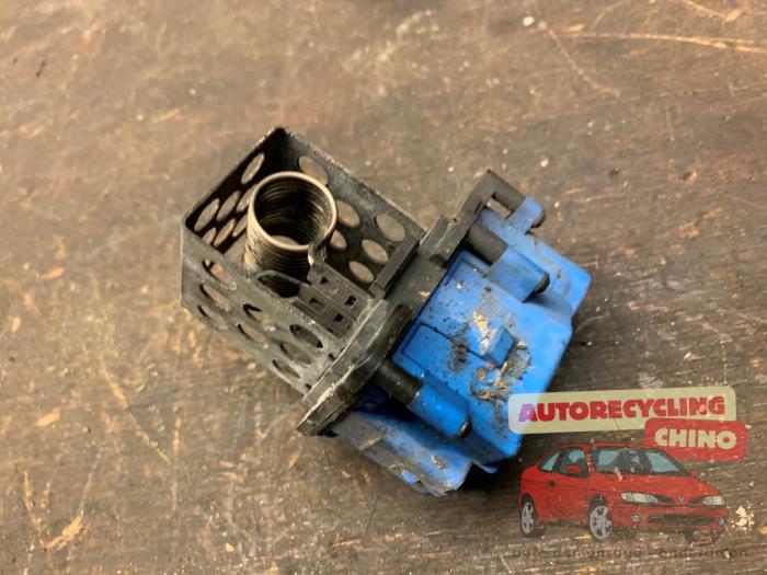 Résistance ventilateur d'un Peugeot 3008 I (0U/HU) 1.6 16V THP 155 2011