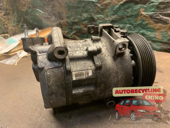 Compresseur de clim d'un Peugeot 3008 I (0U/HU) 1.6 16V THP 155 2011