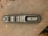 Commutateur vitre électrique d'un Peugeot 3008 I (0U/HU) 1.6 16V THP 155 2011