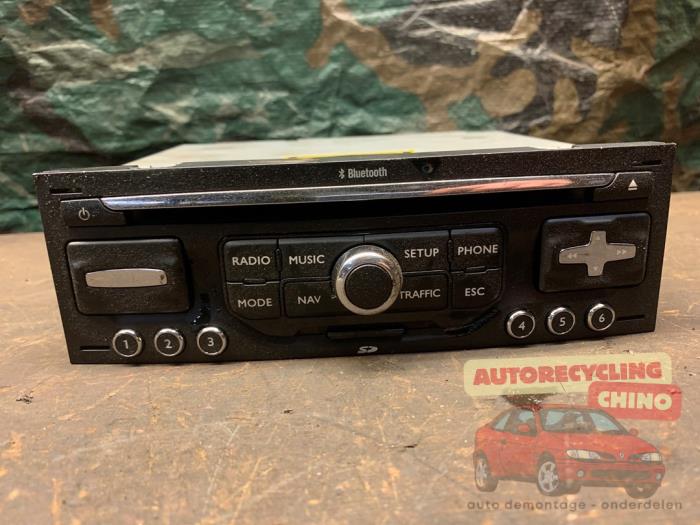 Radio d'un Peugeot 3008 I (0U/HU) 1.6 16V THP 155 2011