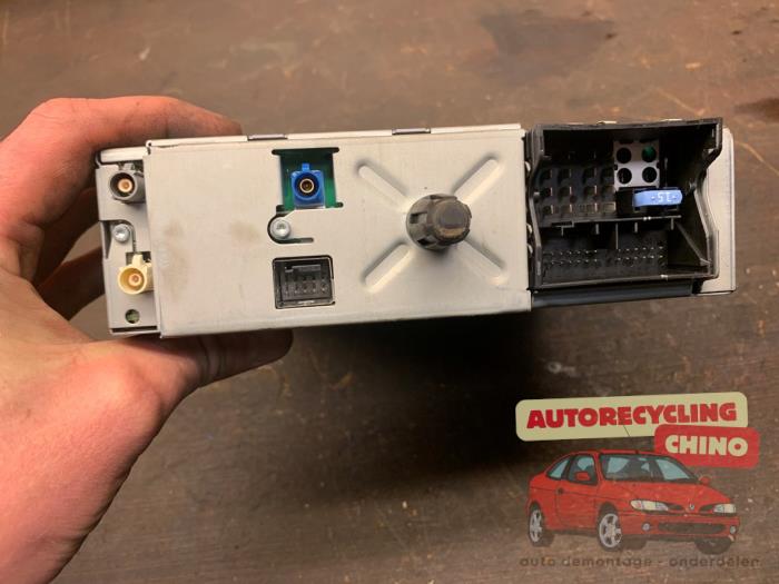 Radio d'un Peugeot 3008 I (0U/HU) 1.6 16V THP 155 2011