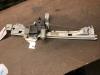 Moteur lève vitre arrière droit d'un Peugeot 3008 I (0U/HU) 1.6 16V THP 155 2011