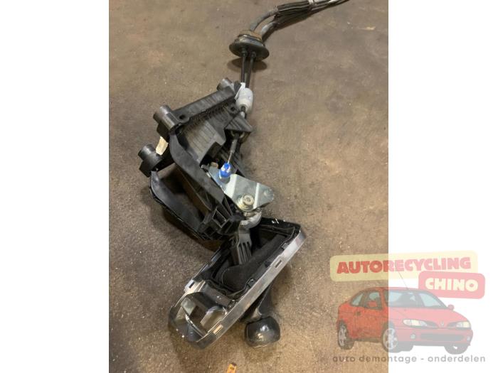 Câble commutation boîte de vitesse d'un Peugeot 3008 I (0U/HU) 1.6 16V THP 155 2011