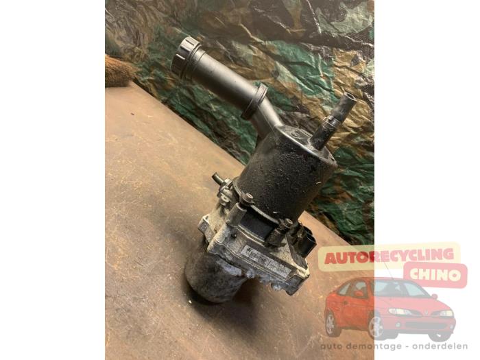 Pompe de direction d'un Peugeot 3008 I (0U/HU) 1.6 16V THP 155 2011