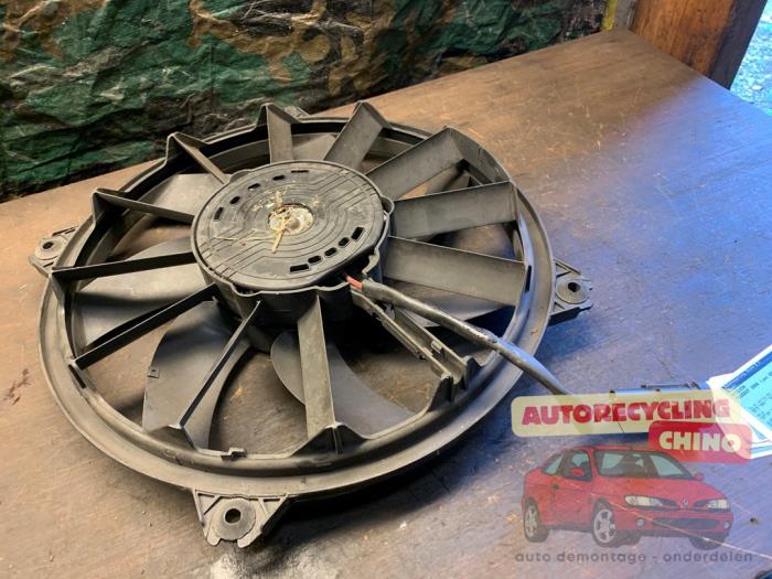 Moto ventilateur d'un Peugeot 3008 I (0U/HU) 1.6 16V THP 155 2011