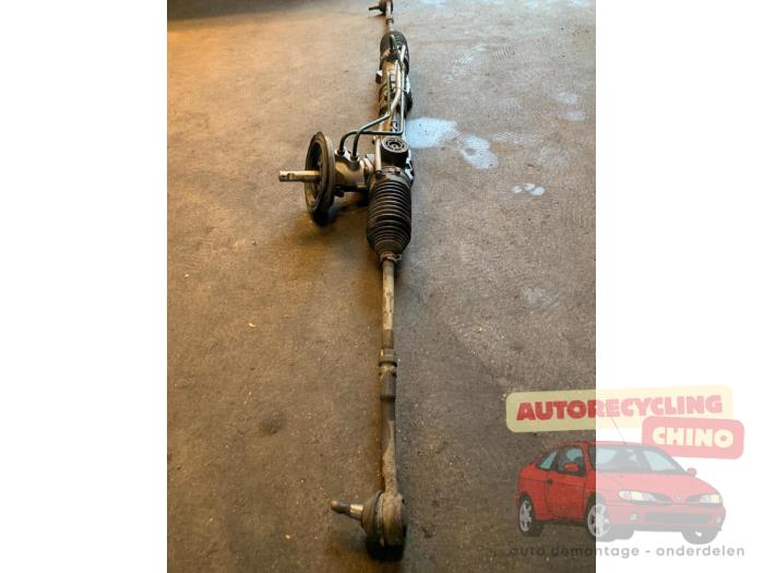 Crémaillère de direction d'un Peugeot 3008 I (0U/HU) 1.6 16V THP 155 2011