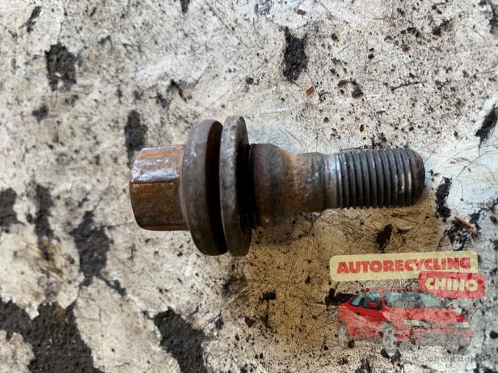 Boulon de roue d'un Peugeot 3008 I (0U/HU) 1.6 16V THP 155 2011