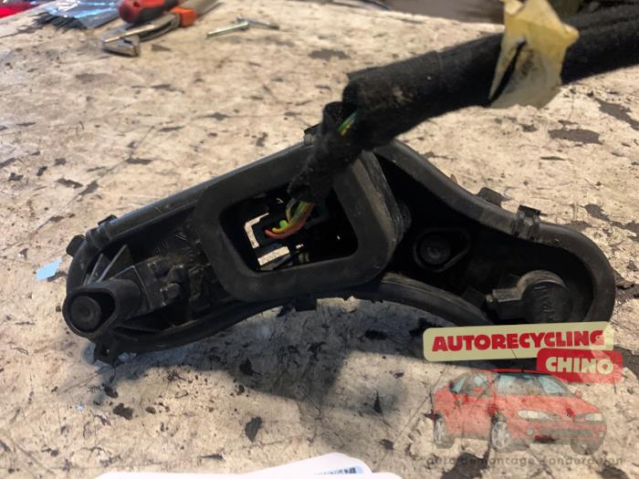 Circuit imprimé feu arrière droit d'un Peugeot 3008 I (0U/HU) 1.6 16V THP 155 2011