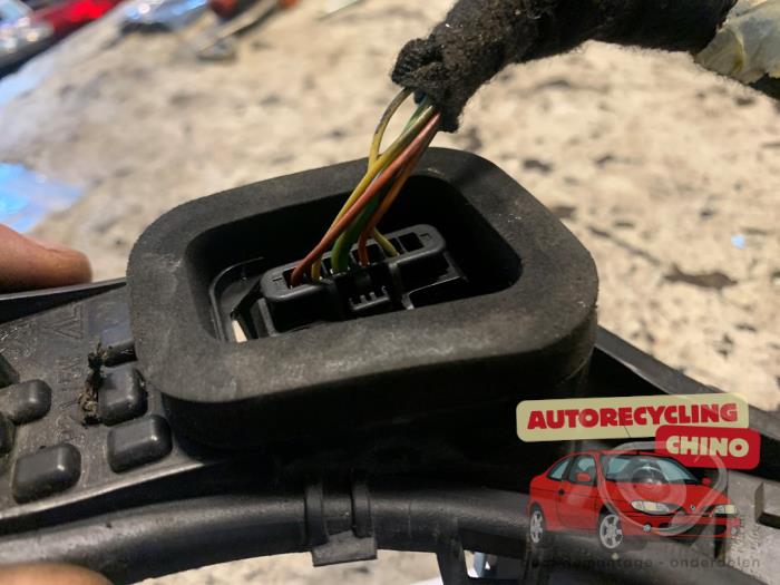 Circuit imprimé feu arrière droit d'un Peugeot 3008 I (0U/HU) 1.6 16V THP 155 2011