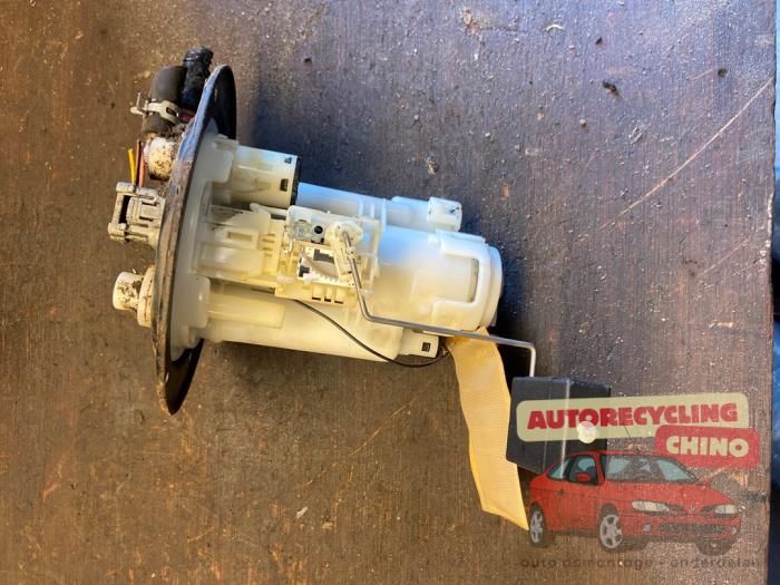 Begagnade Bensinpump Suzuki Alto (RF410) 1.1 16V Pris € 35,00 Marginaltabell erbjuds av Autorecycling Chino B.V.