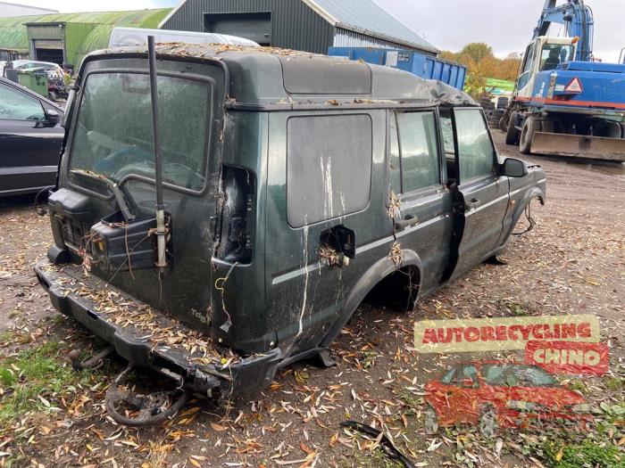 Usados Ventanilla triangular derecha detrás Landrover Discovery II 2.5 Td5 Precio € 75,00 Norma de margen ofrecido por Autorecycling Chino B.V.