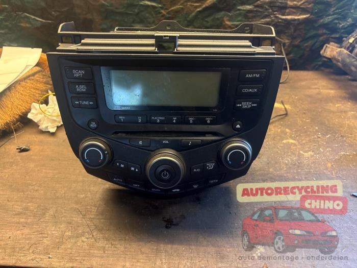 Używane Radio Honda Accord (CL/CN) 2.0 i-VTEC 16V Cena € 75,00 Procedura marży oferowane przez Autorecycling Chino B.V.