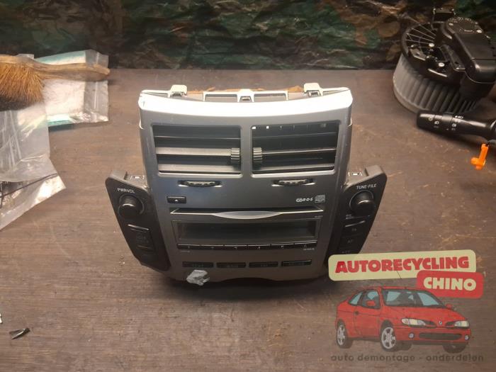 Gebrauchte Radio Toyota Yaris II (P9) 1.33 16V Dual VVT-I Preis € 70,00 Margenregelung angeboten von Autorecycling Chino B.V.