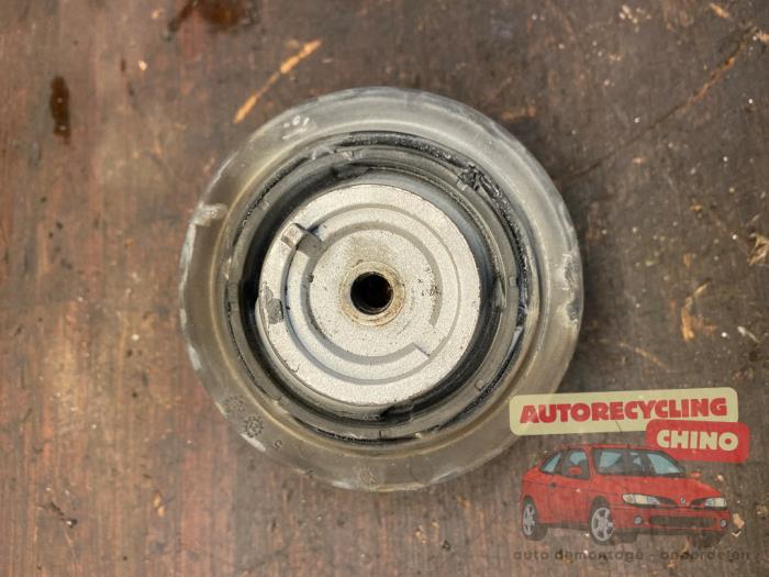 Gebrauchte Motorlager Mercedes E (W211) 3.2 E-320 V6 18V Preis € 25,00 Margenregelung angeboten von Autorecycling Chino B.V.