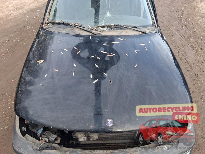 Używane Maska Saab 900 II 2.0 i,Si 16V Cena € 100,00 Procedura marży oferowane przez Autorecycling Chino B.V.