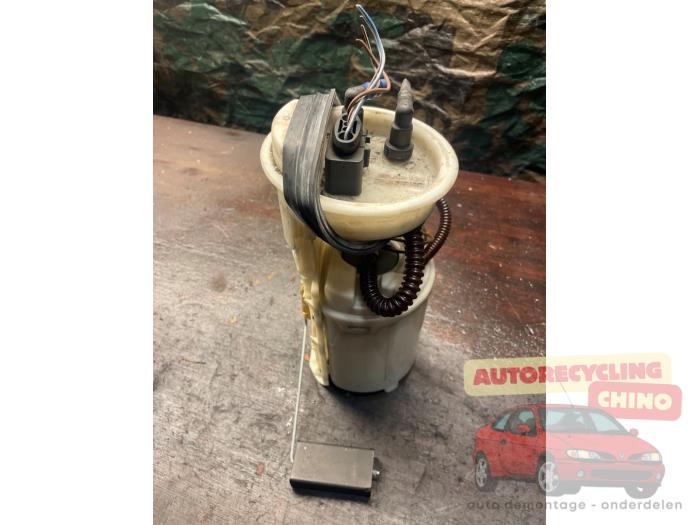 Usagé Pompe essence Seat Cordoba (6L2) 1.4 16V Prix € 35,00 Règlement à la marge proposé par Autorecycling Chino B.V.