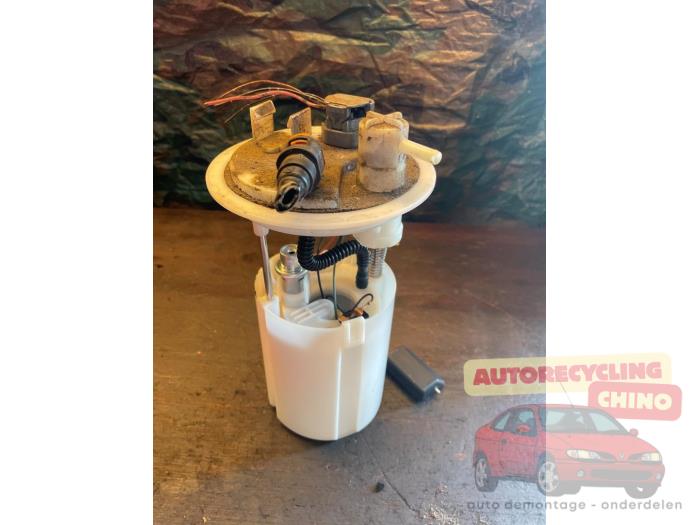 Gebrauchte Benzinpumpe Mitsubishi Space Star (A0) 1.2 12V Preis € 45,00 Margenregelung angeboten von Autorecycling Chino B.V.