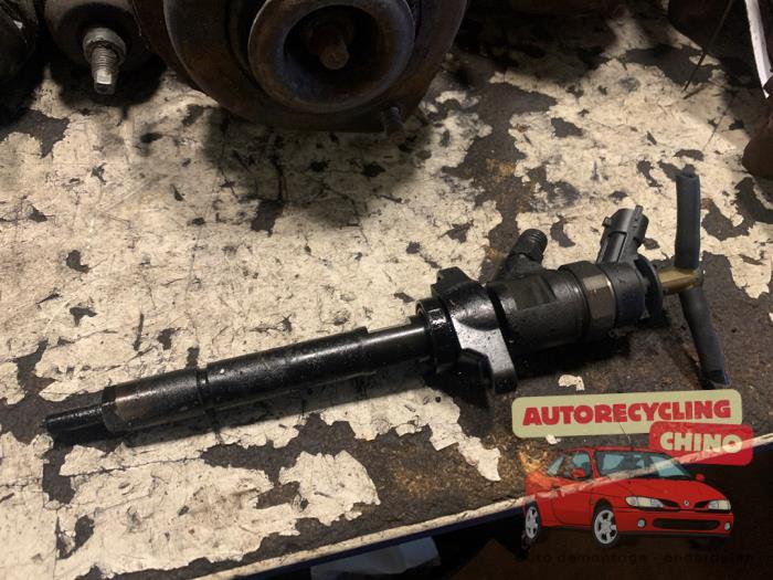 Usagé Injecteurs Peugeot 308 (4A/C) 1.6 HDiF 16V Prix € 75,00 Règlement à la marge proposé par Autorecycling Chino B.V.