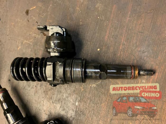 Usagé Injecteurs Volkswagen Bora (1J2) 1.9 TDI 100 Prix € 50,00 Règlement à la marge proposé par Autorecycling Chino B.V.