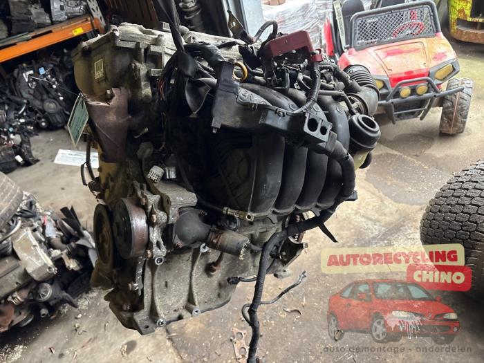 Engine from a Toyota Auris (E15) 1.6 Dual VVT-i 16V 2011