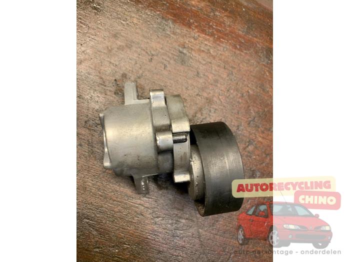 Usados Rodillo tensor correa múltiple Opel Insignia Sports Tourer 2.0 CDTI 16V 130 ecoFLEX Precio € 25,00 Norma de margen ofrecido por Autorecycling Chino B.V.