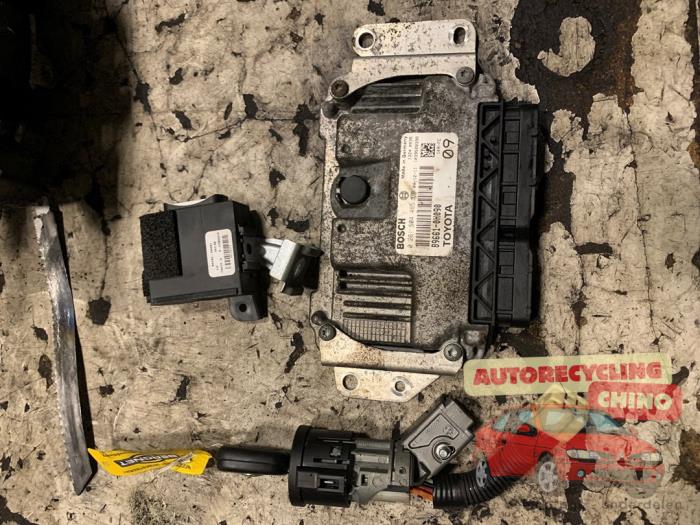 Gebrauchte Schlossset Toyota Aygo (B10) 1.0 12V VVT-i Preis € 150,00 Margenregelung angeboten von Autorecycling Chino B.V.