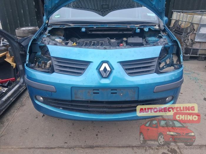 Usados Parachoques Renault Modus/Grand Modus (JP) 1.4 16V Precio € 100,00 Norma de margen ofrecido por Autorecycling Chino B.V.