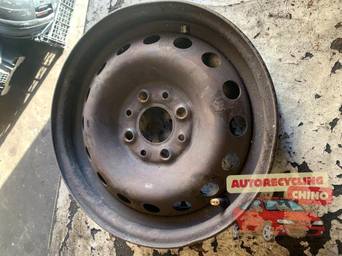 Begagnade Hjul Fiat Panda (169) 1.2 Fire Pris € 25,00 Marginaltabell erbjuds av Autorecycling Chino B.V.