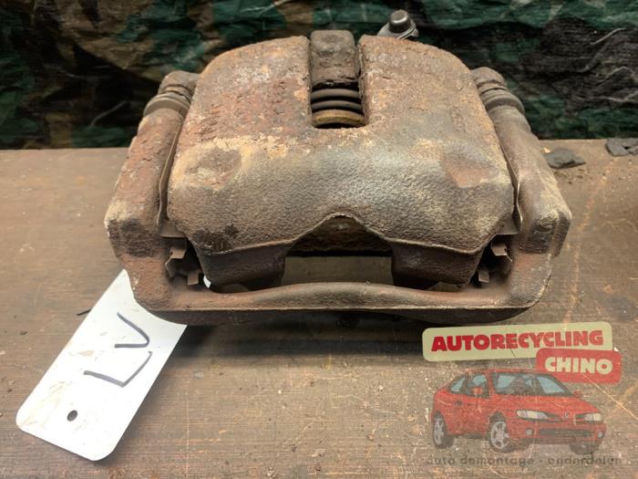 Gebrauchte Bremszange links vorne Mini Mini (R56) 1.4 16V One Preis € 35,00 Margenregelung angeboten von Autorecycling Chino B.V.
