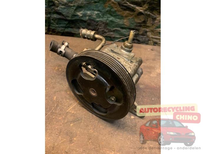 Usagé Pompe de direction Mazda 626 (GF12) 1.8i 16V Prix € 45,00 Règlement à la marge proposé par Autorecycling Chino B.V.