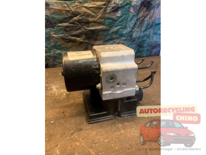 Begagnade ABS-pump Opel Vectra C GTS 1.8 16V Pris € 75,00 Marginaltabell erbjuds av Autorecycling Chino B.V.