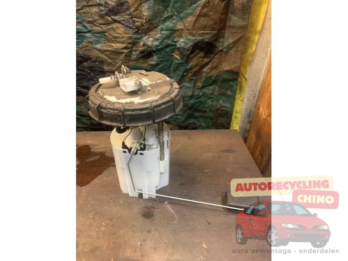 Usagé Pompe essence Renault Grand Scénic III (JZ) 1.4 16V TCe 130 Prix € 50,00 Règlement à la marge proposé par Autorecycling Chino B.V.