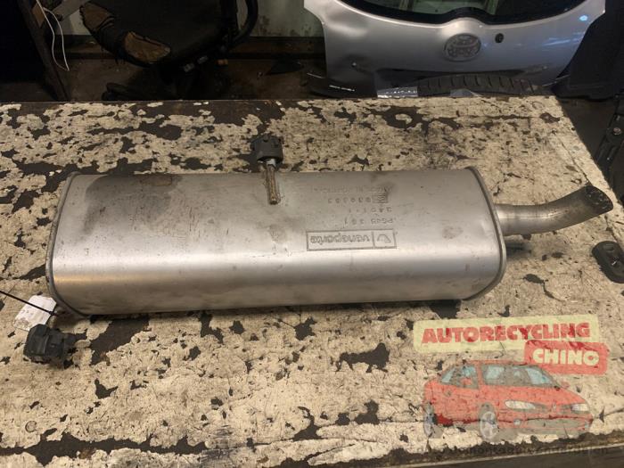 Gebrauchte Auspuff Enddämpfer Peugeot 307 (3A/C/D) 1.6 16V Preis € 45,00 Margenregelung angeboten von Autorecycling Chino B.V.