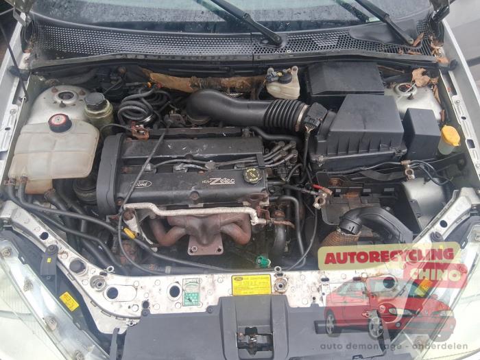 Usagé Boîte de vitesse Ford Focus 1 1.8 16V Prix € 250,00 Règlement à la marge proposé par Autorecycling Chino B.V.