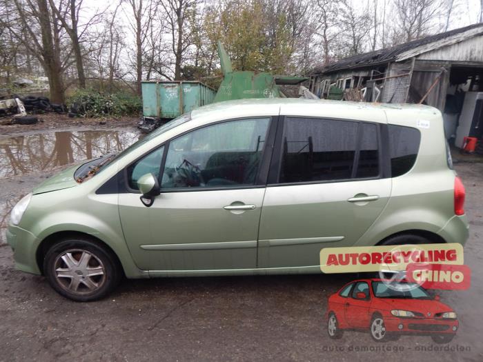 Usados Ventanilla triangular izquierda delante Renault Modus/Grand Modus (JP) 1.2 16V TCE 100 Precio € 50,00 Norma de margen ofrecido por Autorecycling Chino B.V.