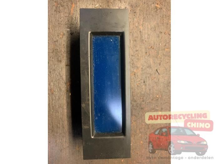 Begagnade Innerdisplay Peugeot 5008 I (0A/0E) 1.6 THP 16V Pris € 35,00 Marginaltabell erbjuds av Autorecycling Chino B.V.