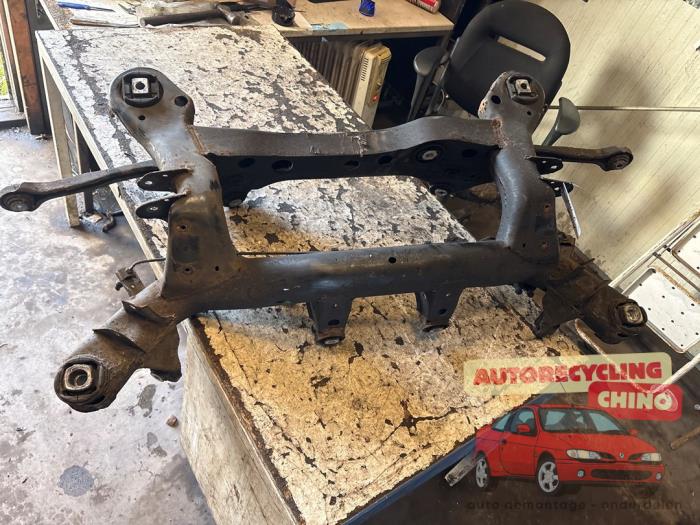 Gebrauchte Hintergabel BMW 3 serie Touring (E91) 318i 16V Preis € 100,00 Margenregelung angeboten von Autorecycling Chino B.V.