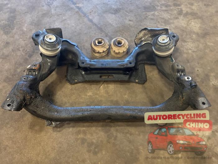 Used Subframe Mercedes CLS (C219) 320 CDI 24V Price € 150,00 Margin scheme offered by Autorecycling Chino B.V.
