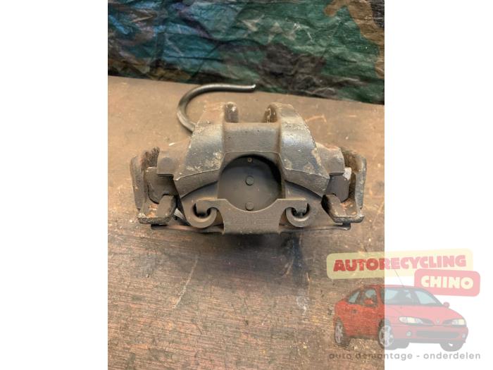Gebrauchte Bremszange links hinten Mercedes CLS (C219) 320 CDI 24V Preis € 50,00 Margenregelung angeboten von Autorecycling Chino B.V.
